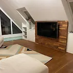 Rooftop Loft Flat For 4 Guests